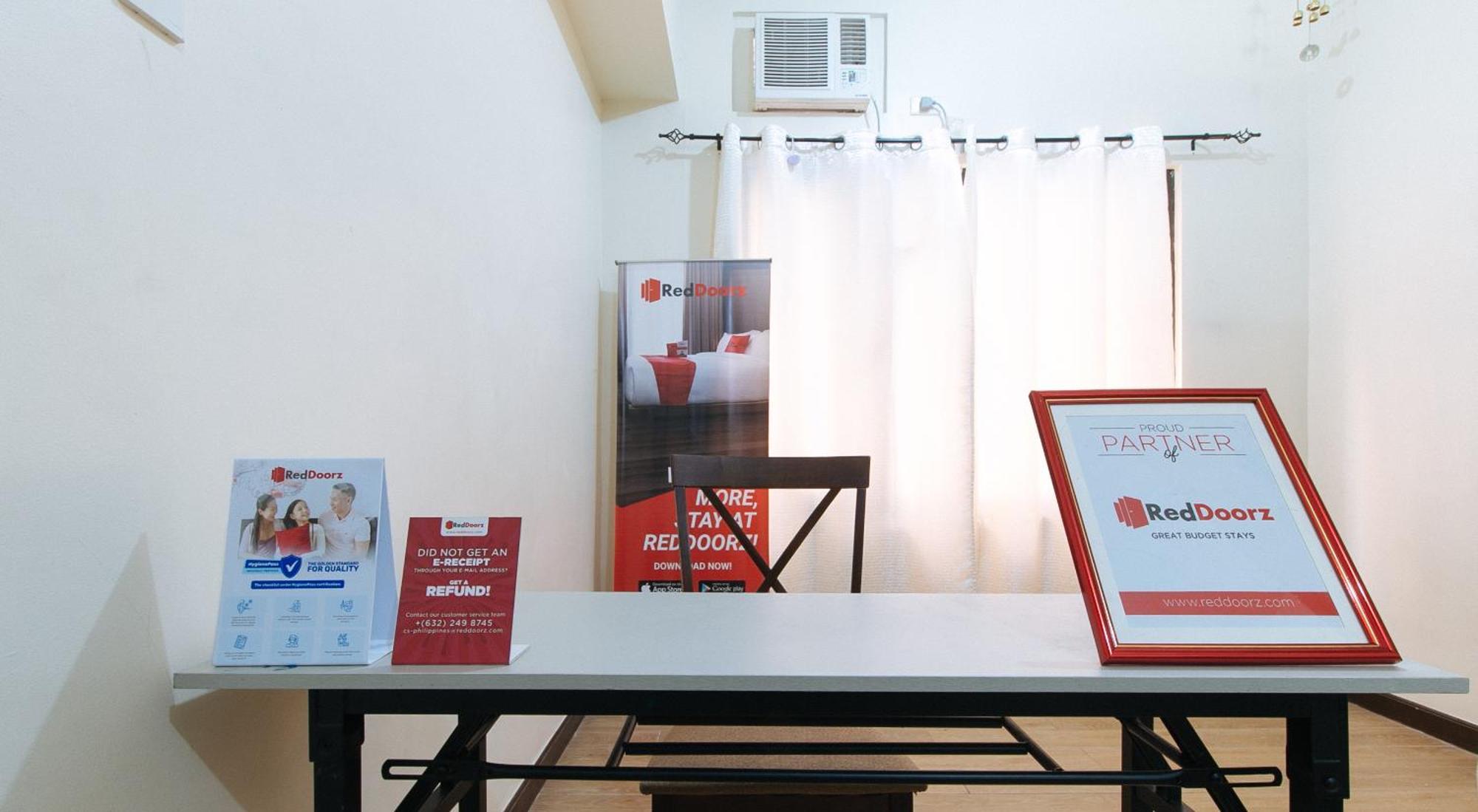 Reddoorz At Sta Cruz Naga City Exterior photo